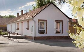 Irisz Apartmanhaz